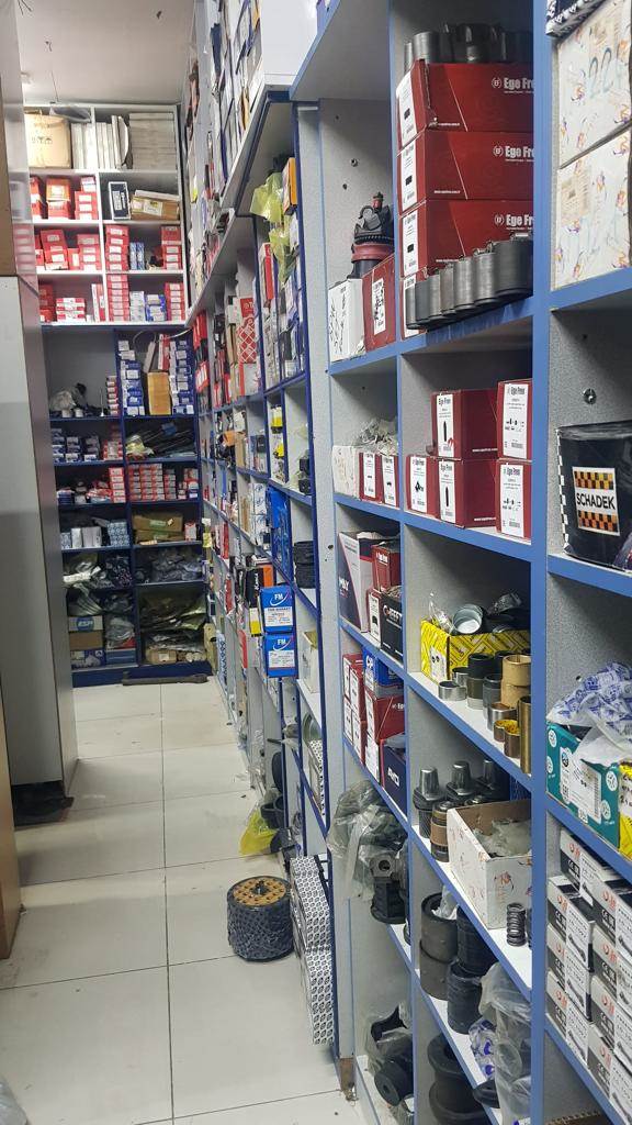 Alemdar Otomotiv Dükkan İçi Fotoğrafı 