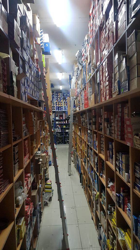 Alemdar Otomotiv Dükkan İçi Fotoğrafı 